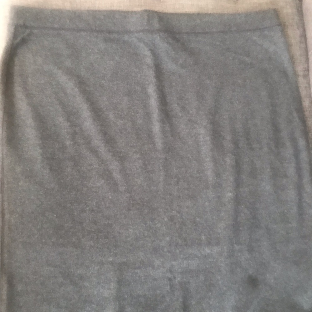 Old Navy grey pencil skirt w/ elastic waist